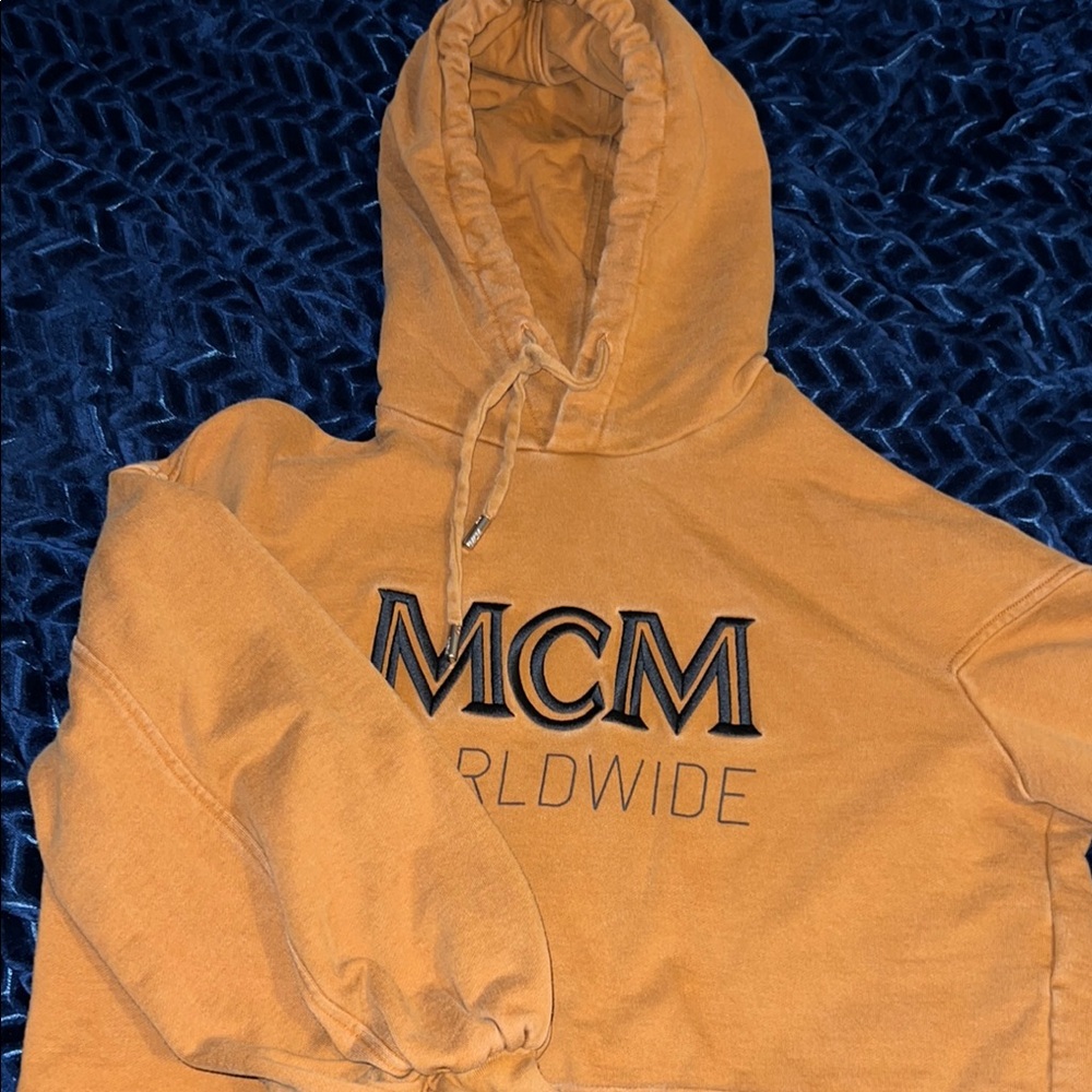 MCM Women’s cropped Hoodie Sweater
